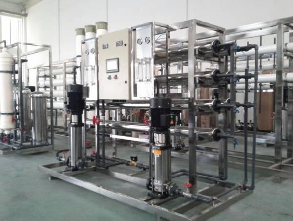 10t/h? 雙極反滲透 桶裝水生產(chǎn)現(xiàn)場(chǎng)