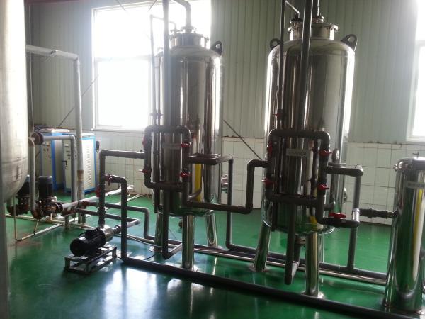 6噸/h?反滲透設(shè)備? 桶裝水生產(chǎn)現(xiàn)場(chǎng)